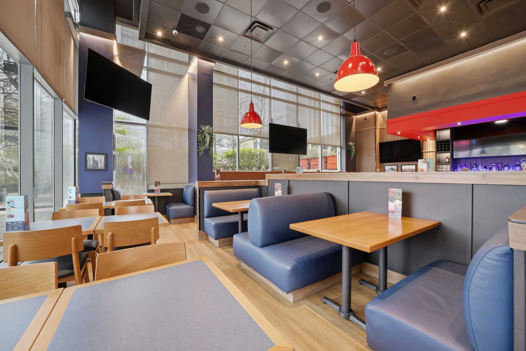 6 Remarkable Leadership Qualities You Need as a Restaurant Franchise Owner