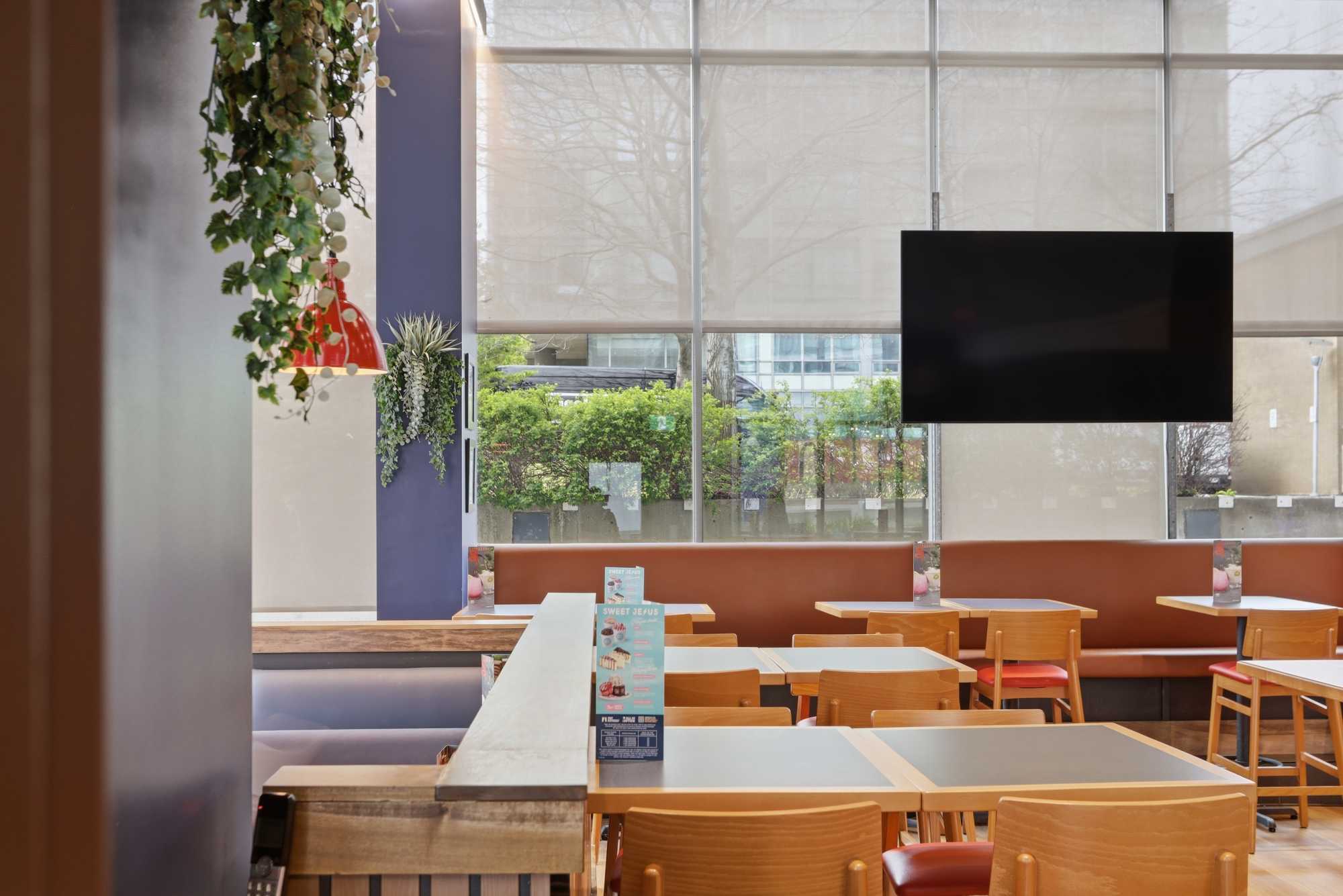 How We Support New Franchise Owners Before and After You Buy
