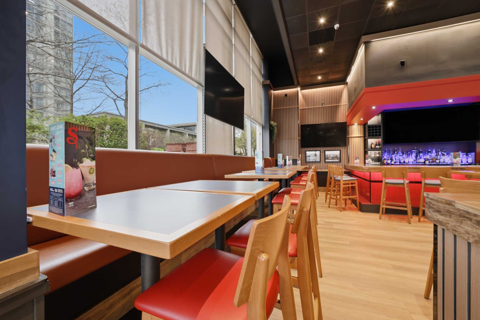 5 Reasons To Invest In A Food Franchise In Canada